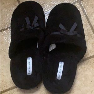 ❗️Brand New Laura Ashley Slippers❗️